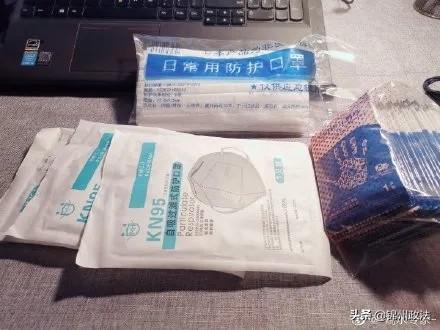 你有中国护照所以免费发10个口罩对吗？ 新加坡街头这一幕！