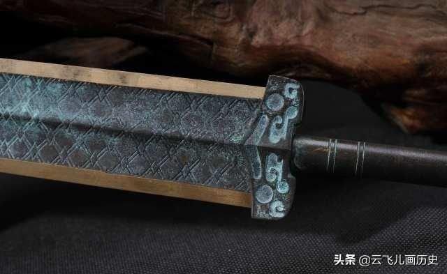 越王剑出土时“滴血认主”，新加坡借去展览后，文物被严重破坏