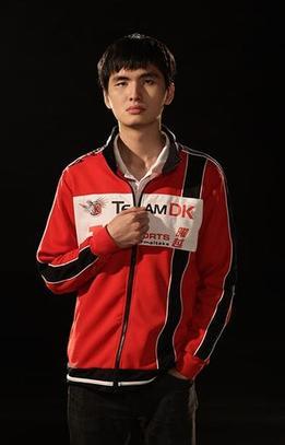 DOTA2盘点回顾：三号位转一号位的职业选手