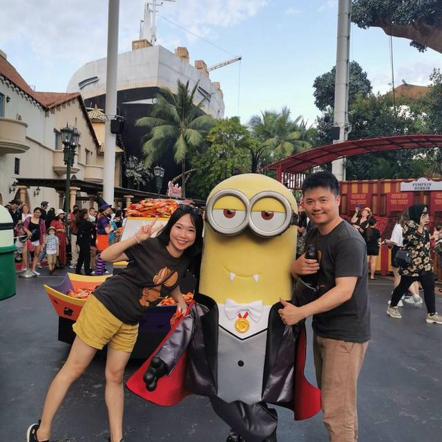 新加坡环球影城东南亚地区唯一一个环球影城，开园时间有好些年头了，占地面积比较小，不像加州那个，但是短小紧凑。我们买了快捷通道express，一天下来基本上把项目也差不多玩遍了，省去了排队的劳累，预算足