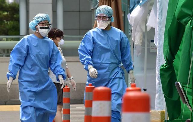 美国紧急授权中国62家口罩厂商，我国医疗物资出口检验新政反转