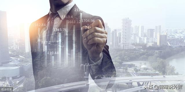 新加坡规定特定情况下，允许货船海员在新加坡港口进行换班操作？