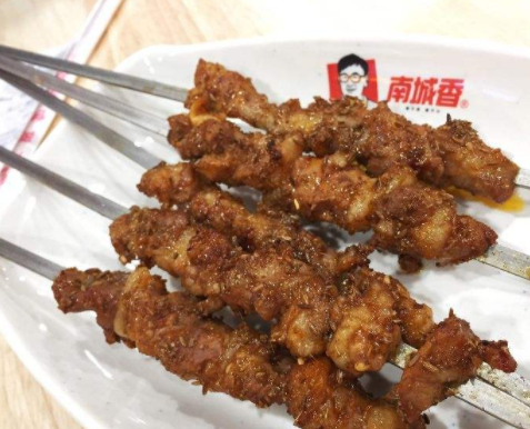 中式快餐不行？这家餐厅年赚6亿，为中式快餐正名