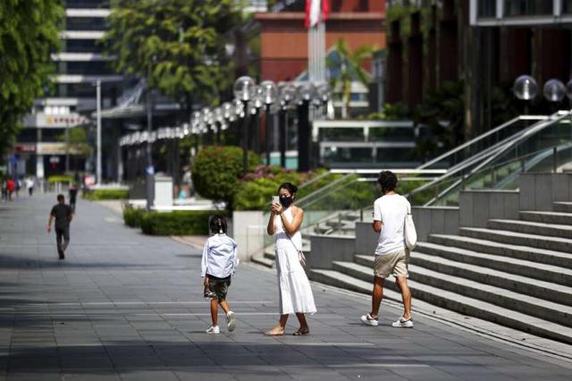 新加坡新冠肺炎形势告急，防疫模范如何沦为东南亚最惨国家？