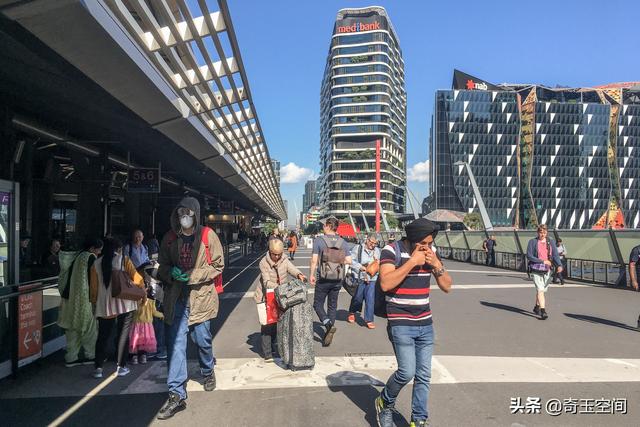 我，30岁出国打工度假，妈妈却确诊癌症，因疫情有家难回