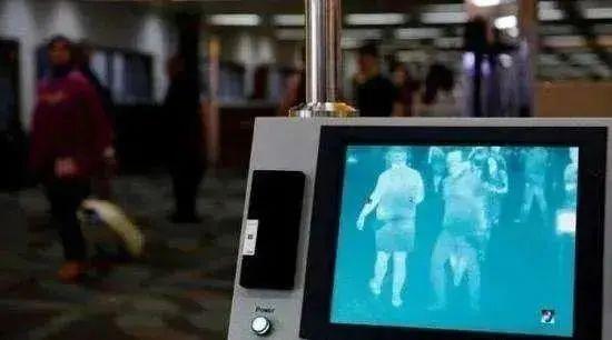 新加坡爆发第二轮疫情，佛系方案破产，世卫提议：学习中国