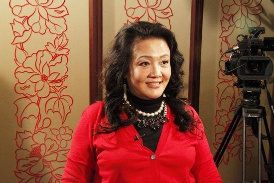 鸭脖界的超级富豪：为上市让妻子移民，还将股份转给妻子