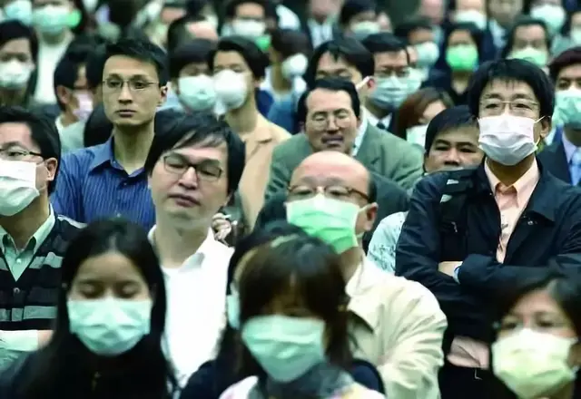 刚刚新加坡遭暴击佛系抗疫神话破灭，成为全球首个二次爆发的国家