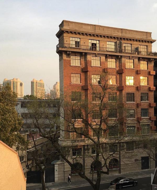 “你只能在家里按下快门”：寂寥的街道，寂寥的人