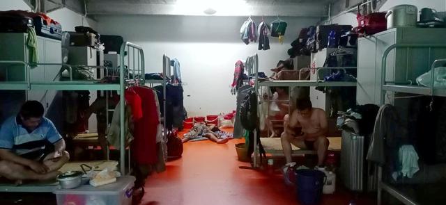 新加坡日增连创纪录，外劳聚集感染占9成，出奇招应对口罩引骂战