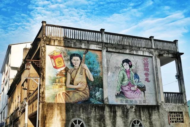 万物都能酿，孔雀当管家，这个土房子比《大鱼海棠》里的还神奇