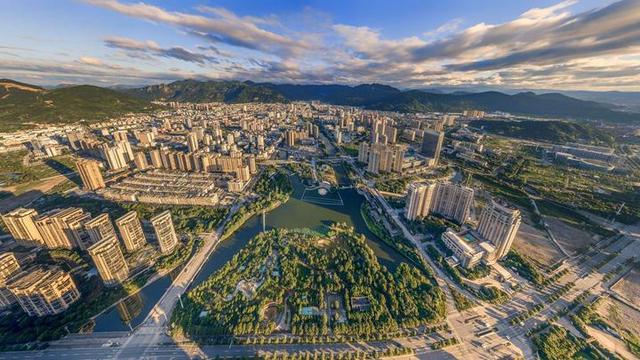 生于城芯，岂止于新！城市更新之上，畅享乐清新未来