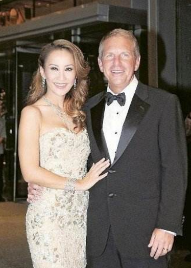 确诊103万！唱美国国歌，汶川捐过款，美籍天后李玟被骂一毛不拔