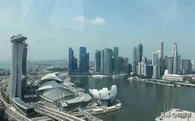 人口密度是中国50多倍的新加坡，为什么没有房奴？
