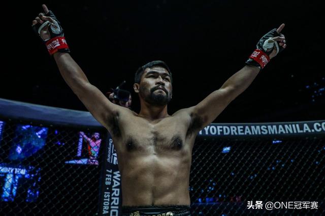 擂台下的较量，格斗明星们的花式"抗疫"