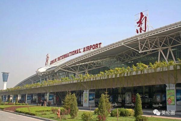 17岁乘坐首批包机回国留学生：满满的安全感