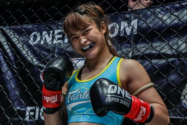 雅桑克莱师妹约战张伟丽！赛事大佬评价：她就像一头野兽