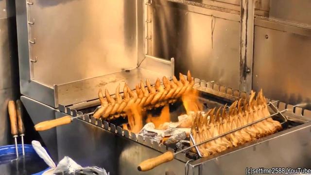 【外国美食】美食广场的新加坡街头食品烧烤鸡翅