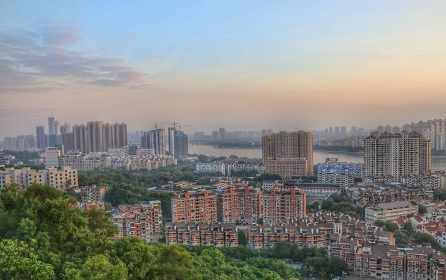 中国最美步道，由新加坡设计师设计，漫步城市森林上空幸福感极强