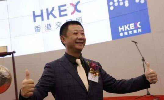 新加坡诞新首富诞生，把蝉联10年首富位置换了下！公司上市就移民