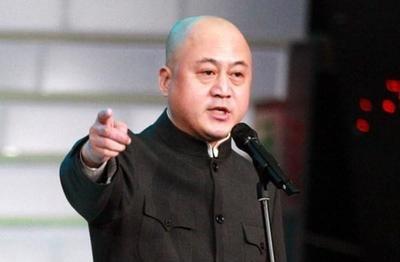 方清平单口相声 :  舞台事故多，红灯记奶奶孙女都忘词