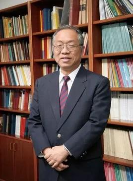 当代十大著名华人数学家