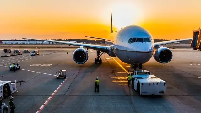 新冠肺炎疫情：美国旅行禁令详情！多家航空取消退改签，6月航班