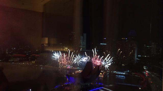 新加坡过年期间看到的烟花，下一次放烟花应该是在2020年8月9号？