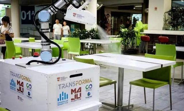 新加坡广泛使用半自动机器人消毒