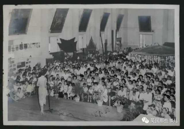 华裔小哥翻出外婆生前相册，发现是中国超红歌星