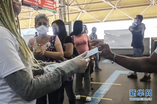 鹤壁看全球：美国累计超128万例，副总统彭斯新闻秘书确诊感染新冠病毒