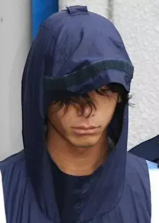 日本杀人犯，因长相太帅被奉为“少女偶像”，出书炫耀自己逃亡史
