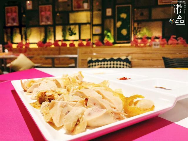 新加坡与重庆的不解之缘，除了朝天门身后的来福士，还有海南鸡