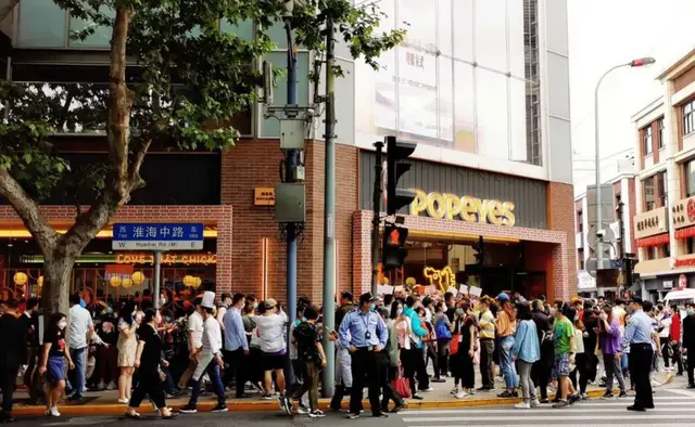 “炸鸡神话”魔都开首店，下一家店依旧是上海