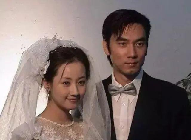 三十年“过气歌星”是如何变成“隐形富豪”和“带货大佬”的？