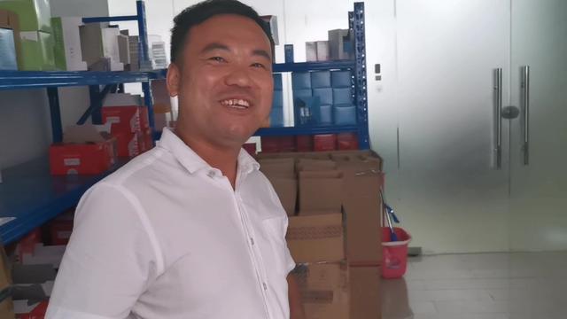 兄弟新加坡留学美国海归，受疫情影响居然找不到工作，开快狗打车