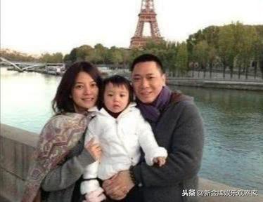 赵薇黄有龙新加坡买豪宅，女儿小四月受益，十岁就身家已经过亿了