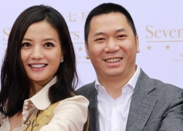 赵薇老公被追债2亿，还有3天被清算财产，却在新加坡买1.4亿豪宅