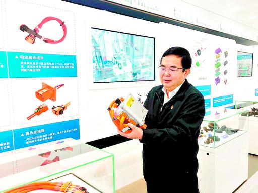 鹤壁关注 以科技为帆以奋斗为桨———看天海集团如何实现华丽蝶变（中）