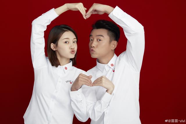 郑恺苗苗晒结婚照，郑恺“啤酒肚”太明显，被网友调侃怀孕了