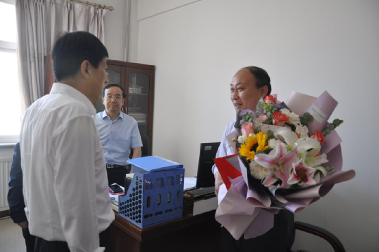 榆林市委常委、宣传部长李博看望慰问科技工作者
