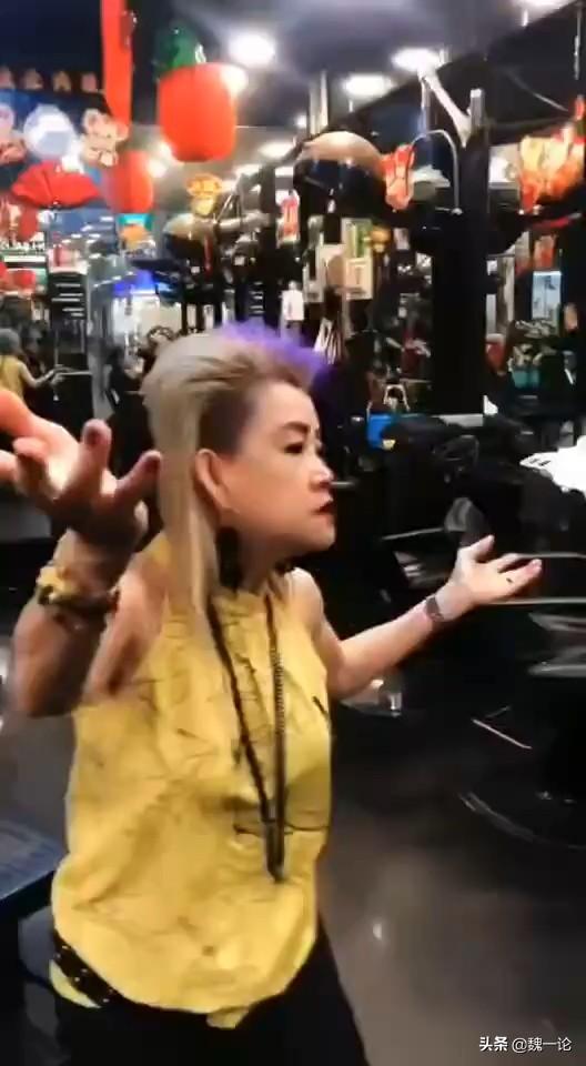 新加坡美发界的大姐大，71岁，人就该这样活！