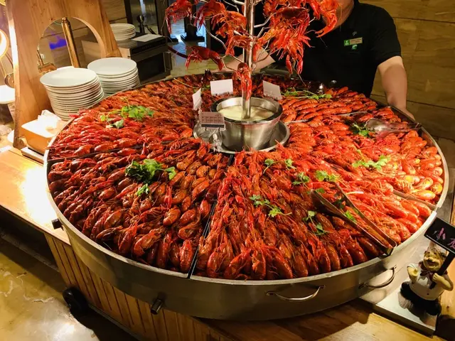 ¥135起/位6种口味！火爆魔都的「转盘小龙虾自助」来了！