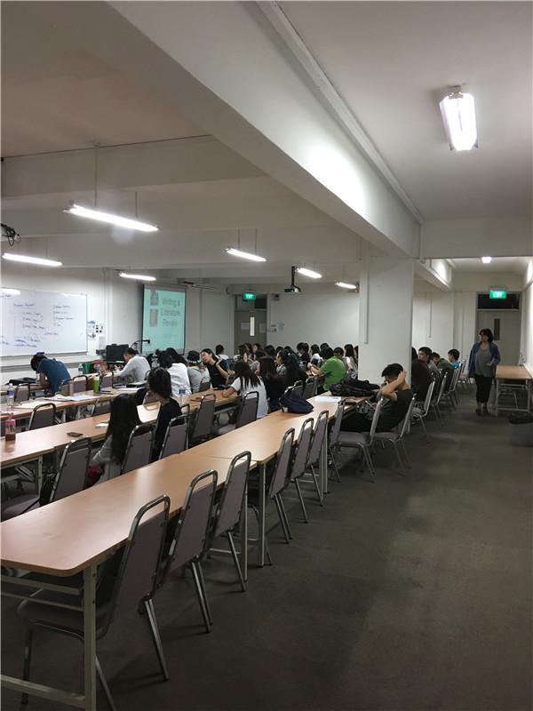 家长在新加坡工作，孩子如何办理签证？