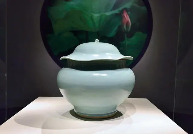 宋瓷之美——极简主义的宋代美学（中英文）
