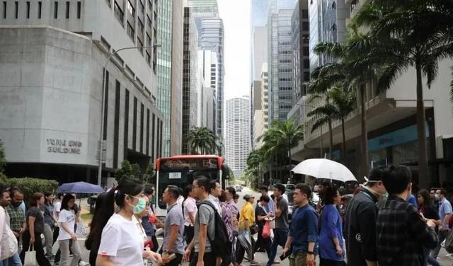 东南亚简讯：新加坡推300亿“坚毅向前预算案”，