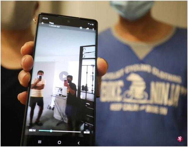 新加坡一男护士被邻居狂喷消毒水，还被骂“新冠家庭”