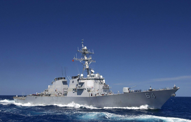 继澳大利亚海军之后，美舰又带上新加坡军舰来南沙，展示航行自由