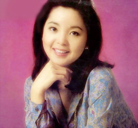 追过邓丽君，一晚输700万，被封杀15年，他是台湾歌坛传奇