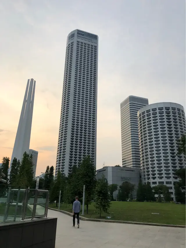 在新加坡工作到底干什么赚钱呢？